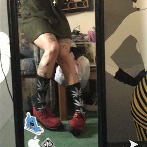 T.U.K size 7 red suede platform shoes